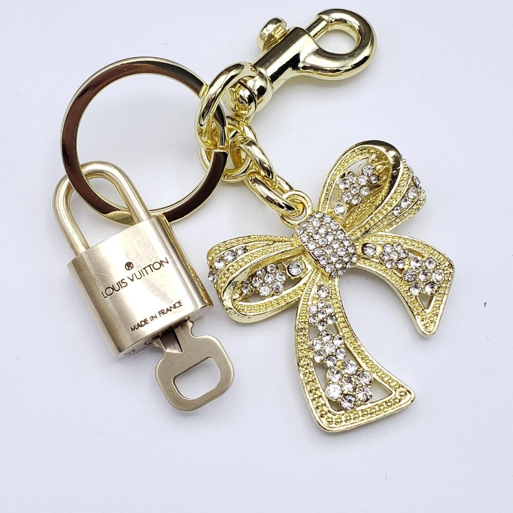 Louis Vuitton Gold Lock & Key 🔑 Authentic LV Unbranded Ribbon Keychain Charm - Picture 7 of 11